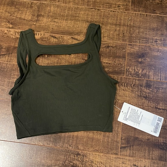 NWT LULULEMON LA front cutout crop tank - Picture 2 of 13